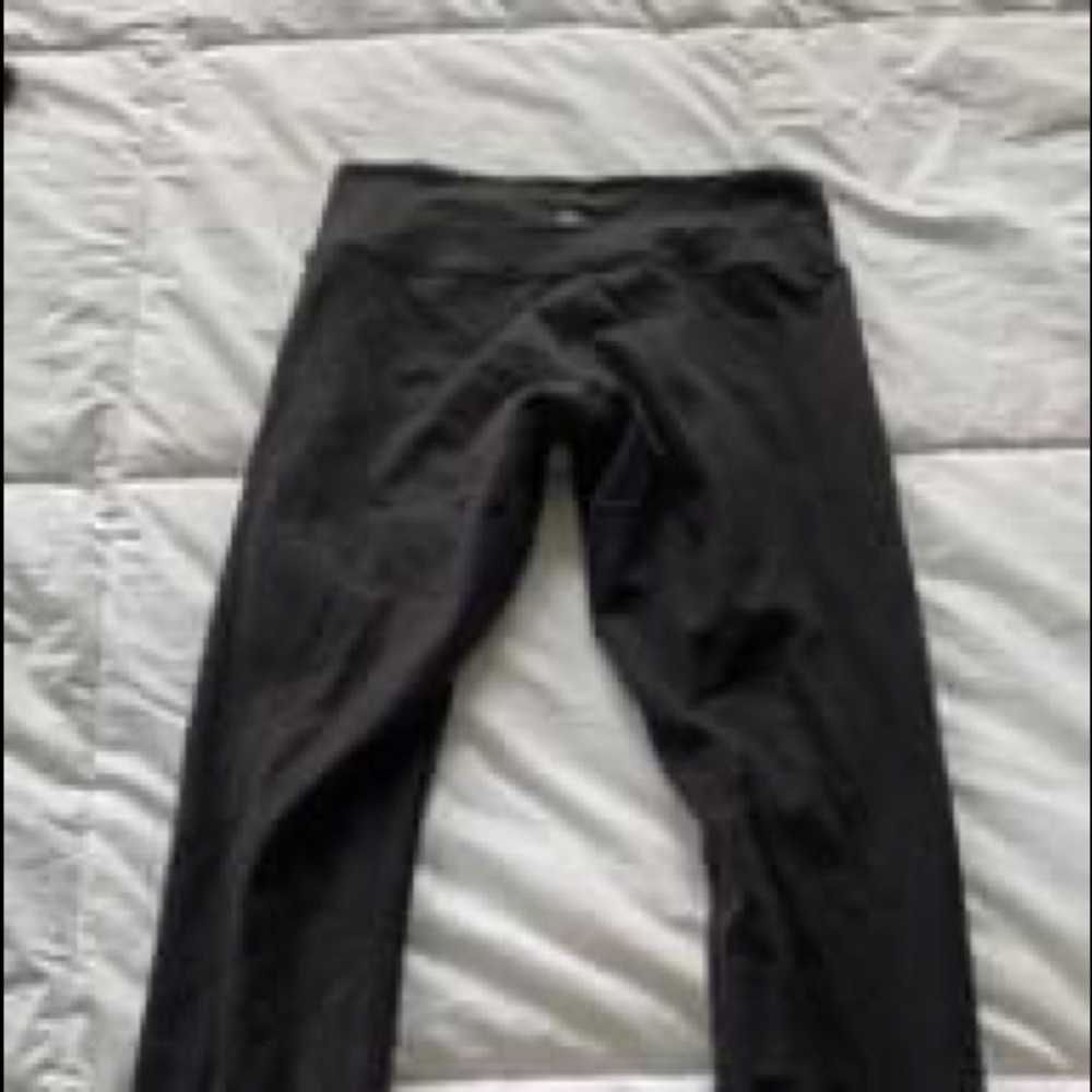 black lululemon leggings